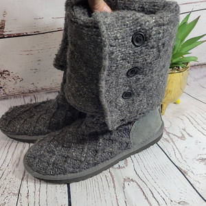 UGG Australia lattice Gray Boots Knit w/ button Accents Women's Size 6